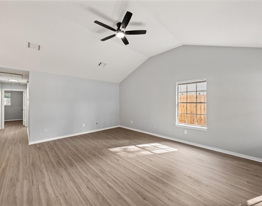 1727 Hazelwood Street - Photo Thumbnail 6