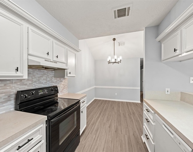 1727 Hazelwood Street - Photo Thumbnail 9