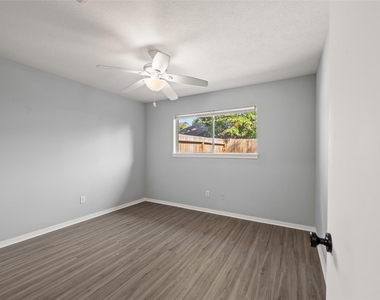 1727 Hazelwood Street - Photo Thumbnail 19