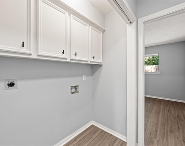 1727 Hazelwood Street - Photo Thumbnail 24