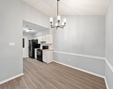 1727 Hazelwood Street - Photo Thumbnail 8