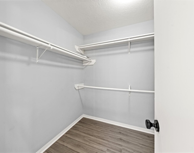 1727 Hazelwood Street - Photo Thumbnail 17