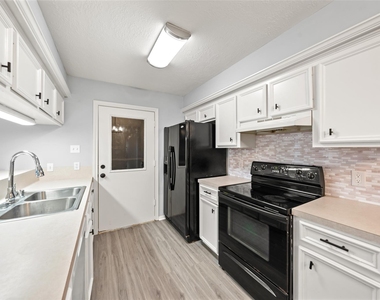1727 Hazelwood Street - Photo Thumbnail 11