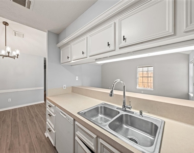 1727 Hazelwood Street - Photo Thumbnail 12