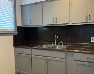 4010 Feagan Street - Photo Thumbnail 9