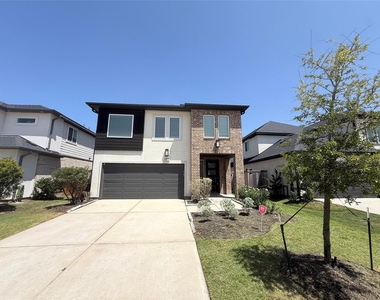 21626 Lampeter River Lane - Photo Thumbnail 2