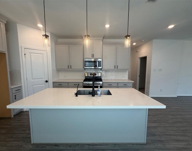 21626 Lampeter River Lane - Photo Thumbnail 13