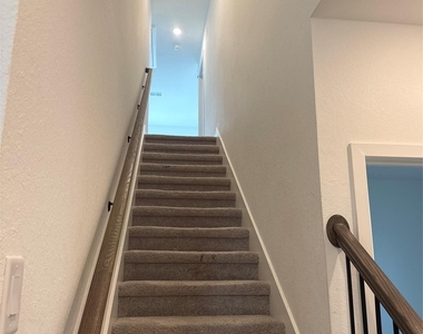 21626 Lampeter River Lane - Photo Thumbnail 33