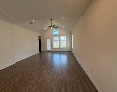 21626 Lampeter River Lane - Photo Thumbnail 15