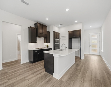2506 Seedling Street - Photo Thumbnail 5