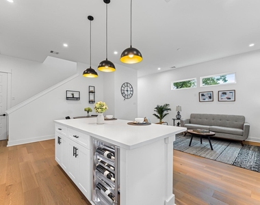 412 Neyland Street - Photo Thumbnail 8