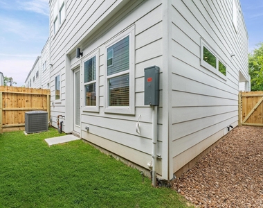 412 Neyland Street - Photo Thumbnail 24