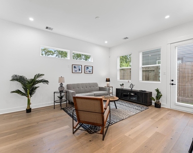 412 Neyland Street - Photo Thumbnail 5