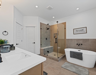 412 Neyland Street - Photo Thumbnail 16