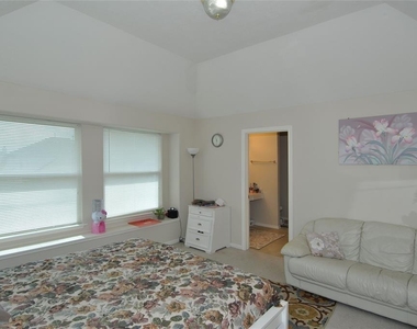 2406 Padgett Court - Photo Thumbnail 5