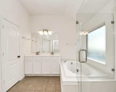 19122 Mission Manor Lane - Photo Thumbnail 17