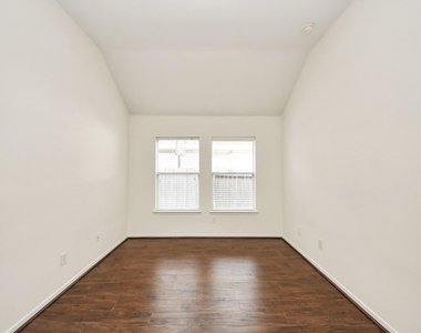 19122 Mission Manor Lane - Photo Thumbnail 19