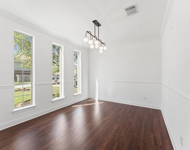 1830 Katlyn Lane - Photo Thumbnail 4