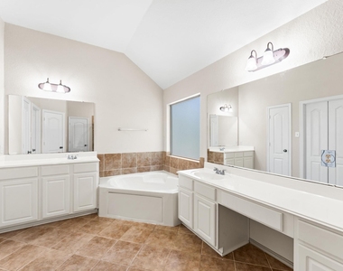 1830 Katlyn Lane - Photo Thumbnail 14