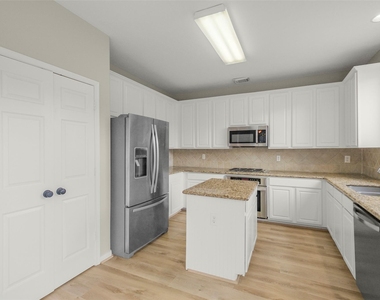 9107 Huckinston Court - Photo Thumbnail 12