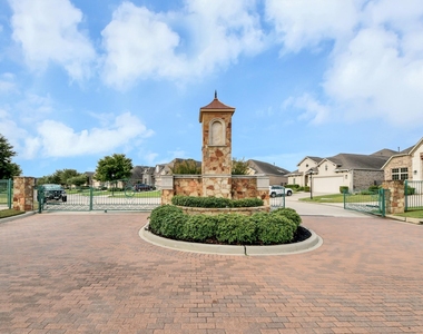8926 Leaning Hollow Lane - Photo Thumbnail 41