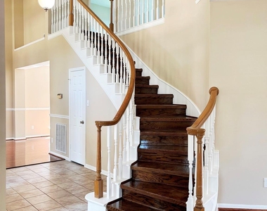 105 Crimson Bay Drive - Photo Thumbnail 15