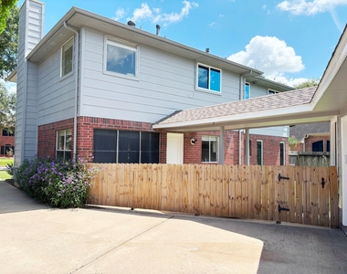 105 Crimson Bay Drive - Photo Thumbnail 18