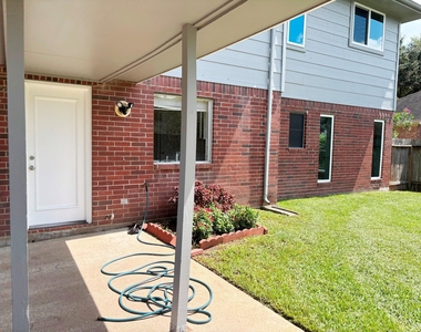 105 Crimson Bay Drive - Photo Thumbnail 20