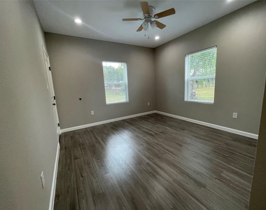 2210 Arapahoe Drive - Photo Thumbnail 9