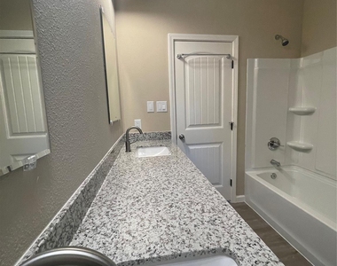 2210 Arapahoe Drive - Photo Thumbnail 7