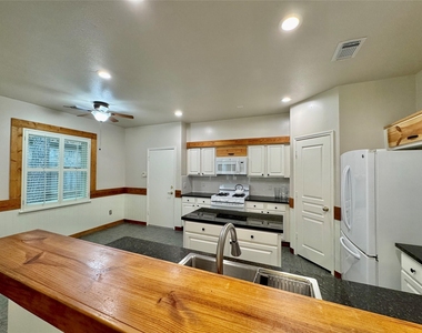 42 Tranquil Glade Place - Photo Thumbnail 12