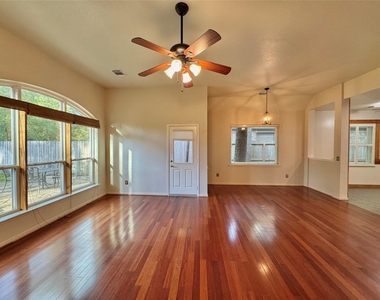42 Tranquil Glade Place - Photo Thumbnail 11