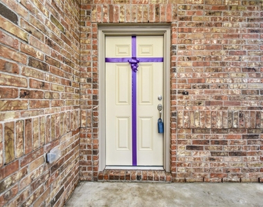 2431 Concord Terrace - Photo Thumbnail 3