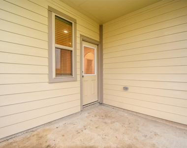 2431 Concord Terrace - Photo Thumbnail 34