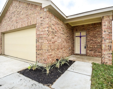 2431 Concord Terrace - Photo Thumbnail 2