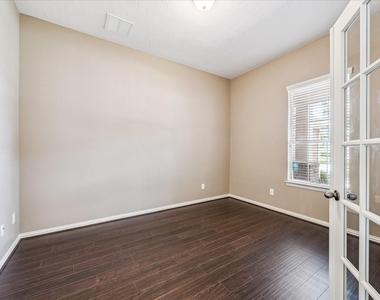 2821 Chinaberry Park Lane - Photo Thumbnail 8