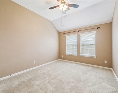 2821 Chinaberry Park Lane - Photo Thumbnail 12
