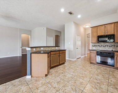 2821 Chinaberry Park Lane - Photo Thumbnail 6