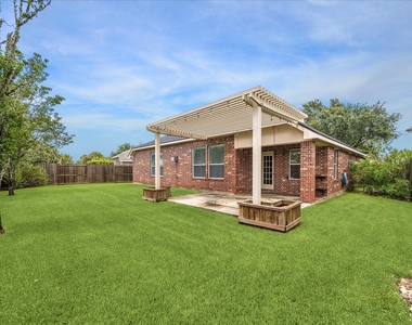 2821 Chinaberry Park Lane - Photo Thumbnail 4