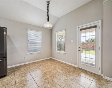 2821 Chinaberry Park Lane - Photo Thumbnail 7