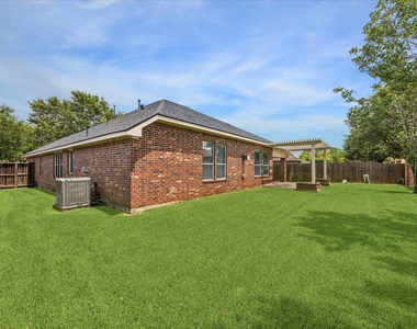 2821 Chinaberry Park Lane - Photo Thumbnail 16