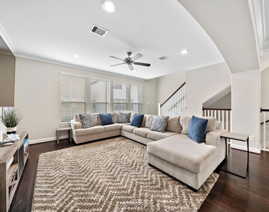 1510 Brayson Oaks Place - Photo Thumbnail 5