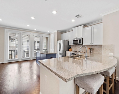 1510 Brayson Oaks Place - Photo Thumbnail 9