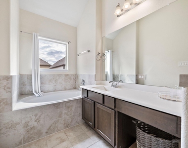 1510 Brayson Oaks Place - Photo Thumbnail 25