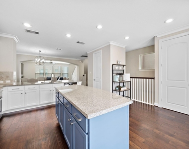 1510 Brayson Oaks Place - Photo Thumbnail 11