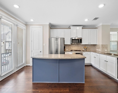 1510 Brayson Oaks Place - Photo Thumbnail 12