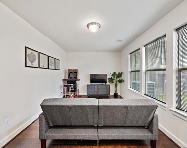 1510 Brayson Oaks Place - Photo Thumbnail 19