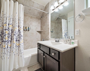 1510 Brayson Oaks Place - Photo Thumbnail 23