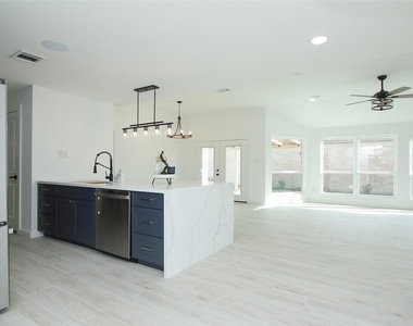 8518 Furlong Lane - Photo Thumbnail 19
