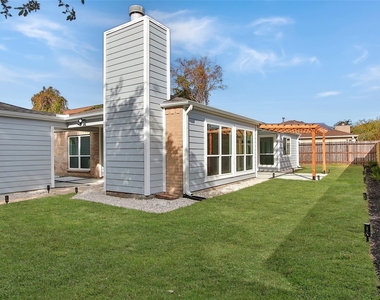 8518 Furlong Lane - Photo Thumbnail 30